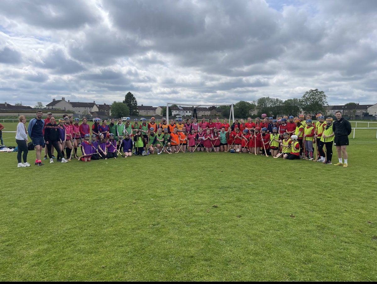 What a fantastic day at Peterson Park for the SGG girls day! 80 S1-3 girls enjoying playing shinty in the sunshine🏑☀️ a massive thanks to @MacVicar10_PE and all the other fantastic coaches who made this day possible. Looking forward to the next one! #Shinty