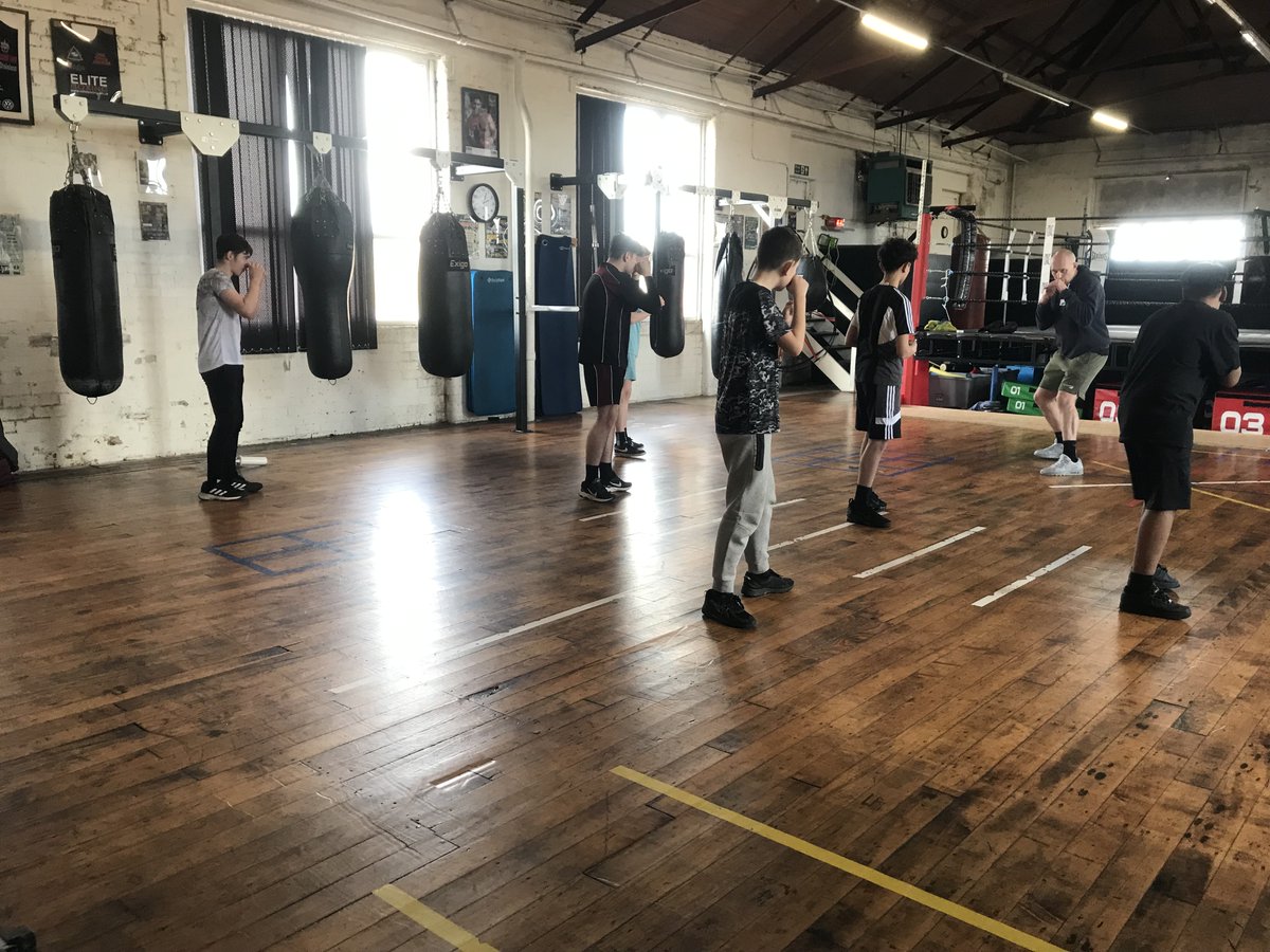 Another fantastic boxing intervention took place this week with Elite Boxing 🥊 The program focuses on physical fitness, mental wellbeing, and developing transferable skills such as dedication, consistency, and commitment! Read more: harpergreen.org.uk/.../Weekly-Box…