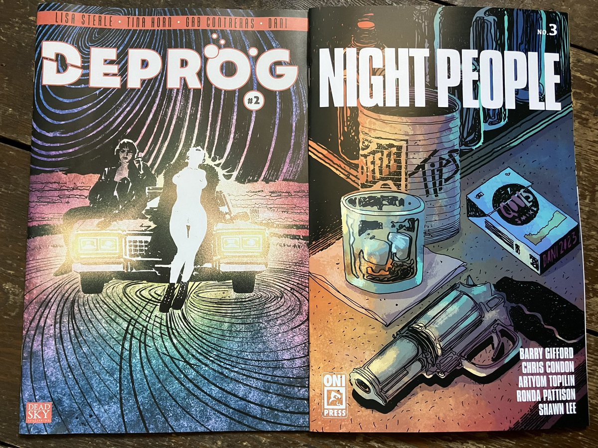 I’m a big fan of @danistrips covers coloured by Brad Simpson.
A couple of beautiful covers from this week purchased at Reading’s @CrunchComics Deprog #2 @lisa_sterle is new fave after FCBD Dying Inside. @tinahornsass is such a unique voice, hope @DeadSkyPub keeps them both busy!