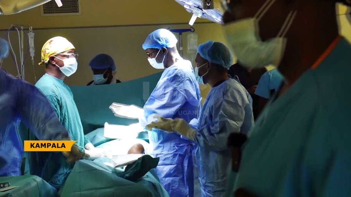 The Assistant Commissioner Clinical Services at the Ministry of Health Dr. Rony Bahatungire has revealed that the country is in deficit of specialized Fistula surgeons.
Link: youtu.be/yS_FnA8V9lc
#UBCNews | #UBCUpdates