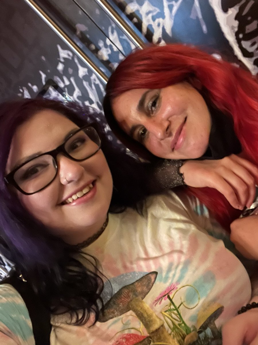 mayflowers513's tweet photo. @mannequinpussy i know it’s a bit of a long shot since it’s thurs and the show is on sat, but i was supposed to go your toronto show w/ my abusive ex. i’m disabled &amp; don’t really have a disposable income &amp; my bday is mon! pls give me 1 tix to your show. ilysm i saw you in md 8/21 https://t.co/bnxAaZ81fn
