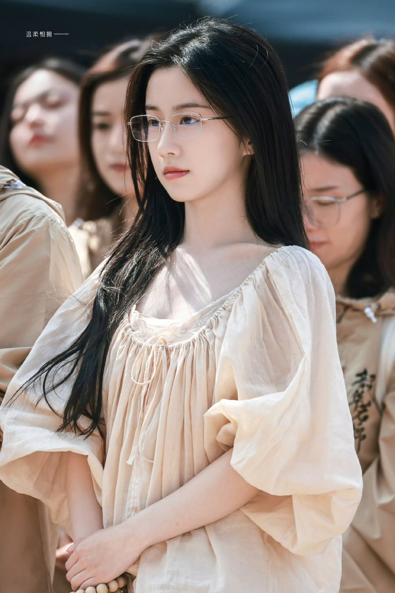 วันนี้ซีรีส์เรื่อง #韶华若锦 (#กระวานน้อยแรกรัก) เปิดกล้องถ่ายทำเเล้วอย่างเป็นทางการเเล้วค่ะ

นำแสดงโดย
#ซ่งเวยหลง รับบท เจียงซวี่
#เปาซ่างเอิน รับบท หมิงถาน

เเนวย้อนยุค
จำนวน 30 ตอน
ออนแอร์ทาง MangoTV