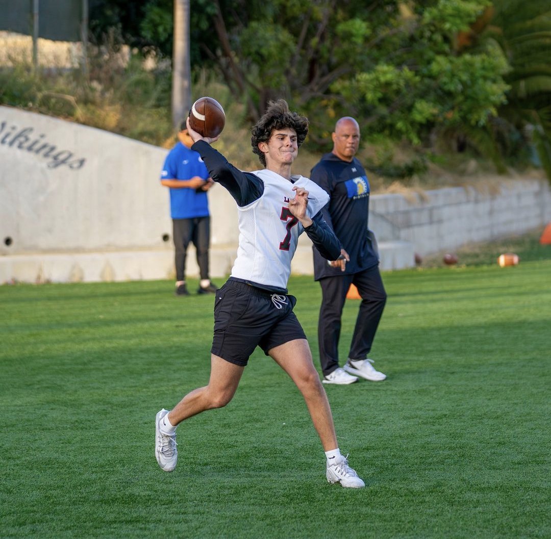 I'd like to personally Thank all of the coaches that took time to come down to #TheBeach last night to watch our showcase! 30+ college coaches on campus, multiple offers secured, football at sunset, and Cali Burritos! I'd say it was a good night 😎 @LJHSVIKINGFB 📈 #sailtheship