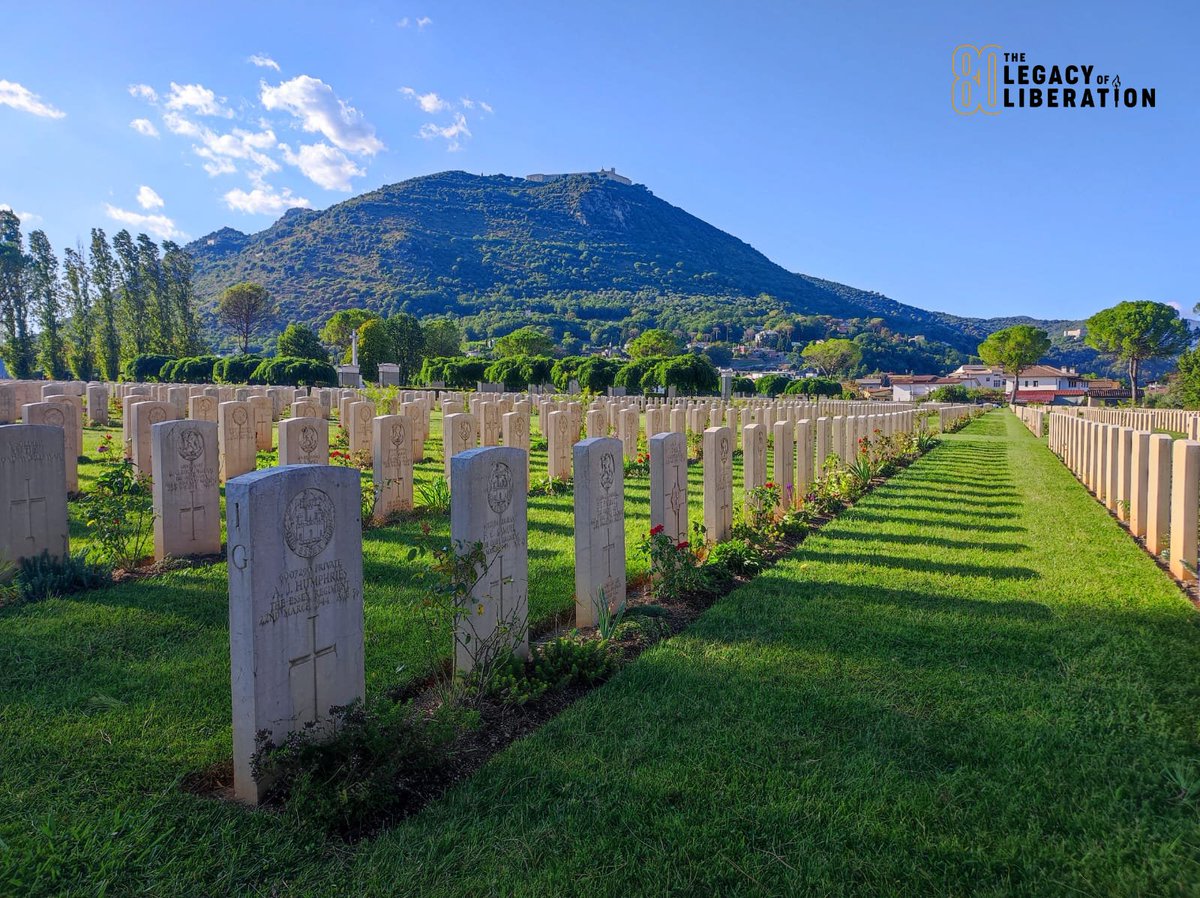 📍 Cassino War Cemetery, Italy in 1956 vs today.

Learn more about the Battle of Monte Cassino on our website and help us keep the stories of those who fell alive by donating to our charity: cwgc.org/liberation/cas… 

#LegacyofLiberation