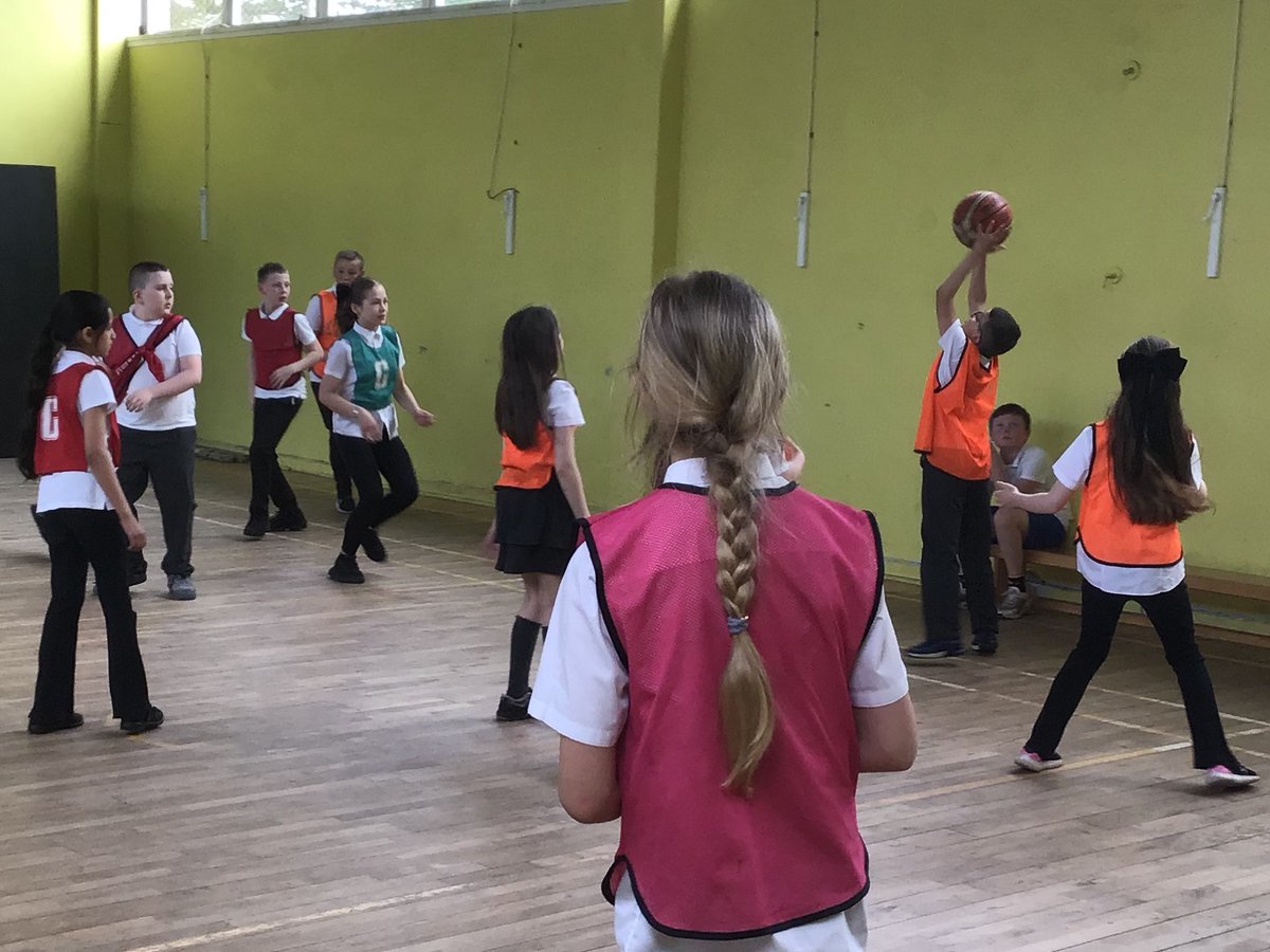 P6a had a great time with Morgan, our basketball coach 🏀 We had a great time and can’t wait to learn more next week!