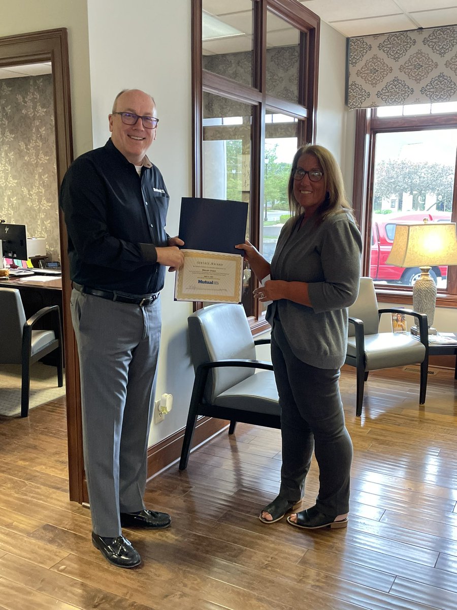 msb_dave's tweet photo. It’s always a great day to congratulate our Main Street Branch Manager Kelley Jundt on celebrating her 25th work anniversary with Mutual Savings Bank!  Kelley sets a great example for others and makes us a better bank!  Thanks for all you do Kelley! https://t.co/HbzXgT0zR6