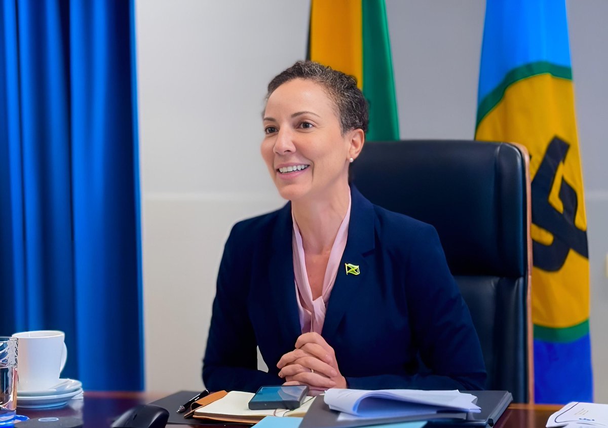 It was an honour to lead Jamaica's delegation for the 37th intersessional meeting of @CARICOMorg Heads of Gov and State chaired by @presidentaligy.  Important discussions on Full #FreeMovement, the CARICOM Joint Task Force to Haiti and an update on preparations for the #SIDS