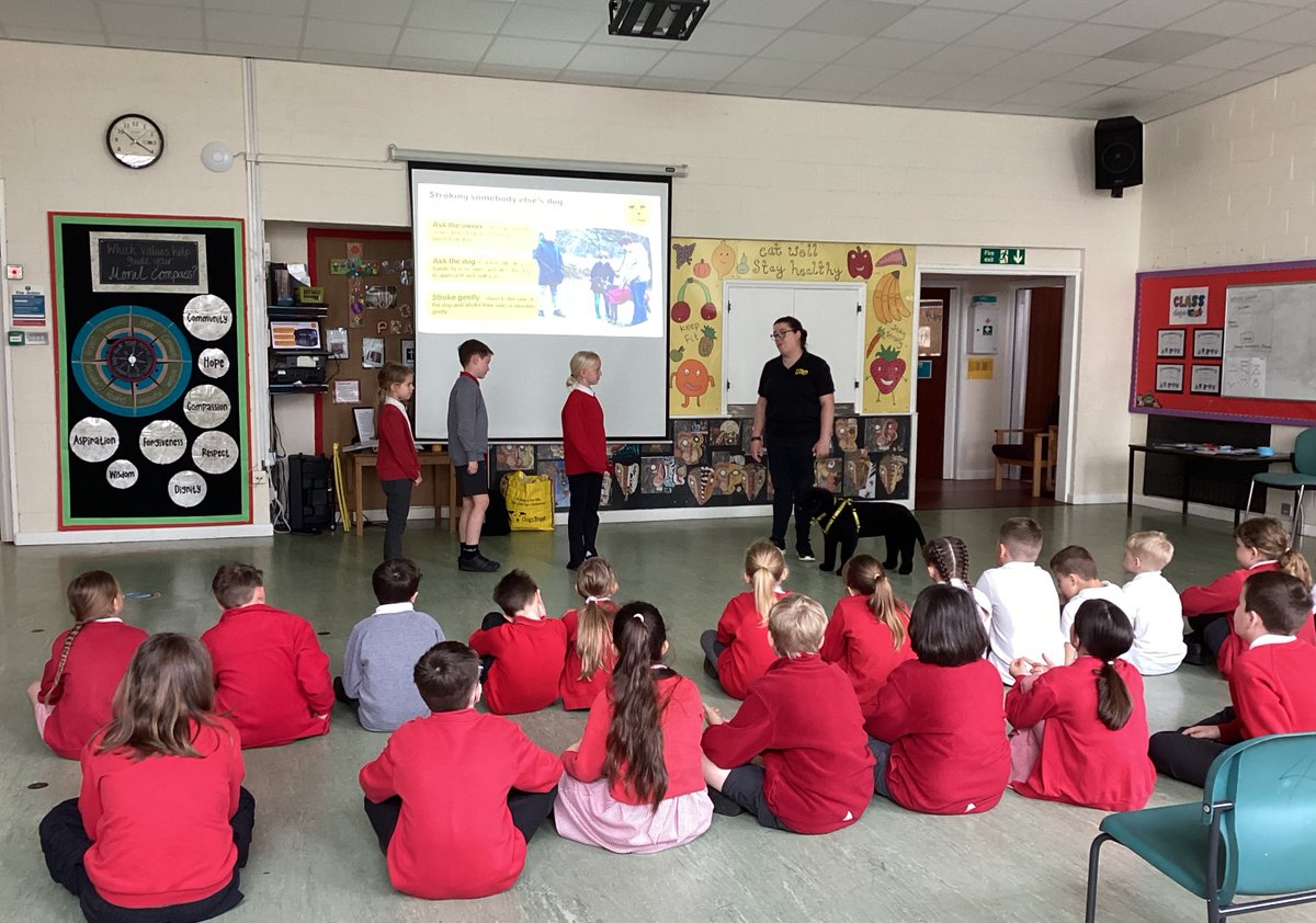 Flashback to Tuesday when Charlotte visited us from <a href="/DogsTrust/">Dogs Trust 💛🐶</a>. The children and staff enjoyed workshops throughout the day and Credenhill Nursery joined Year R &amp; Y1  to learn about being 'dog smart'. Thank you <a href="/DogsTrust/">Dogs Trust 💛🐶</a>, we look forward to working with you again. <a href="/HerefordVoice/">Hereford Voice - #HerefordNews</a>