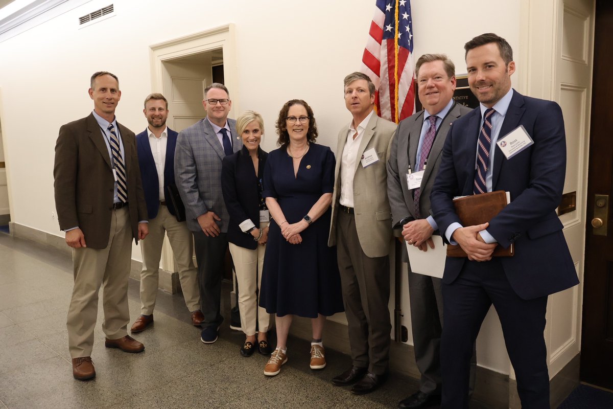 #Thankyou @RepValHoyle for meeting with us during #RailDay2024! While #FreightRail moves 40% of all US freight, it accounts for less than 2% of all transportation-related GHG #emissions, making rail the most #environmentally friendly way to move freight over land.