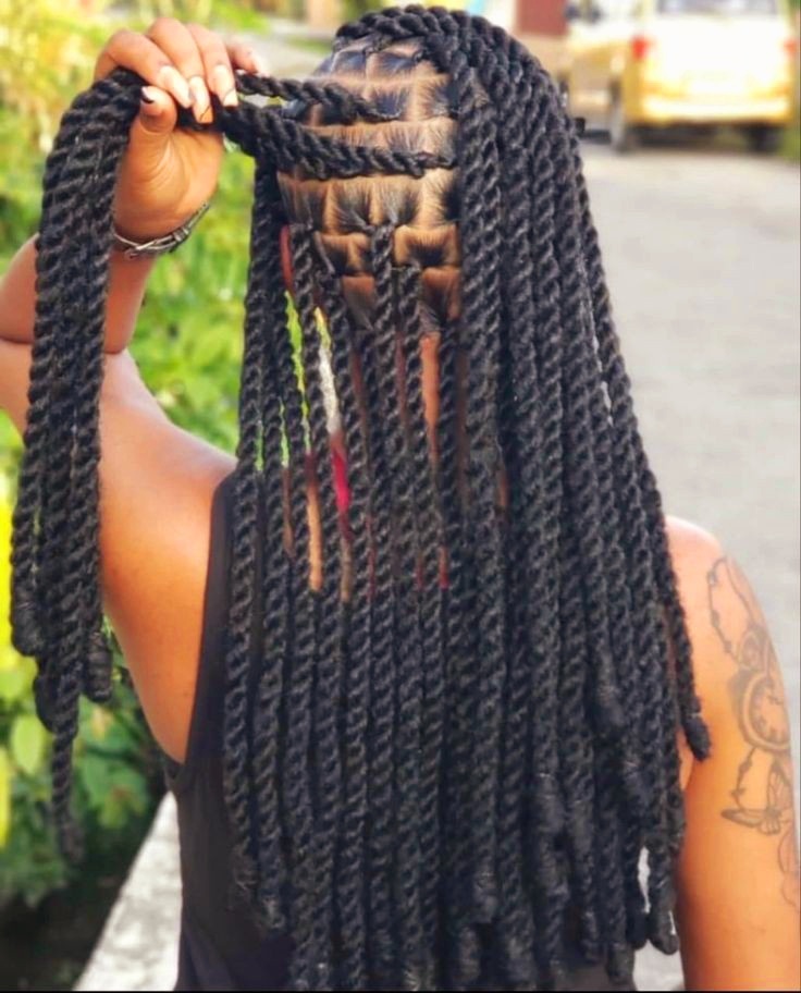 Rate this natural hair style 1-10.✏️ slaymyhair.com #teamnatural #beautytips #hairstyles #longhair #beautytips #fashion