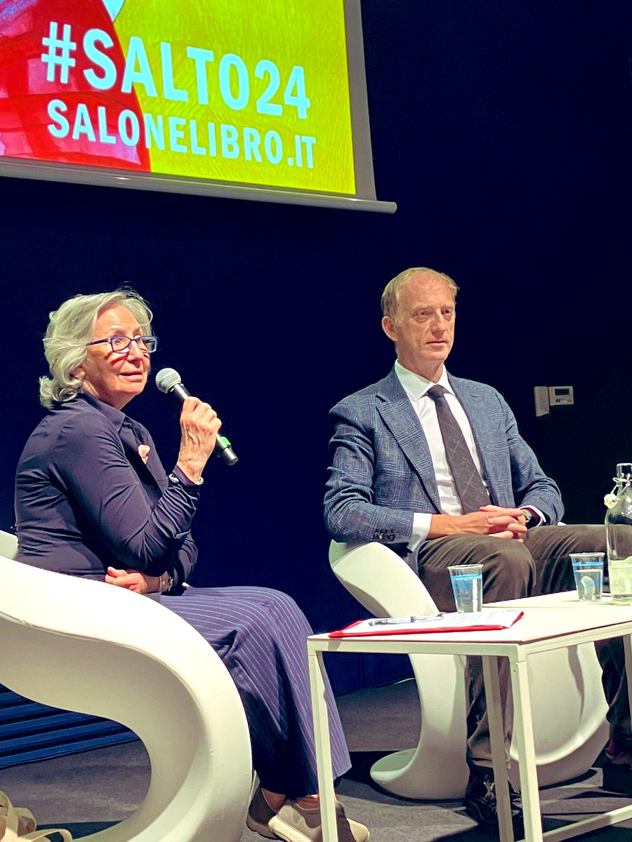 Meglio di così non poteva iniziare il @SalonedelLibro: Teresa Cremisi e Antonio Sellerio in conversazione su editoria, libri e mestiere @sellerioeditore #SalTo24
