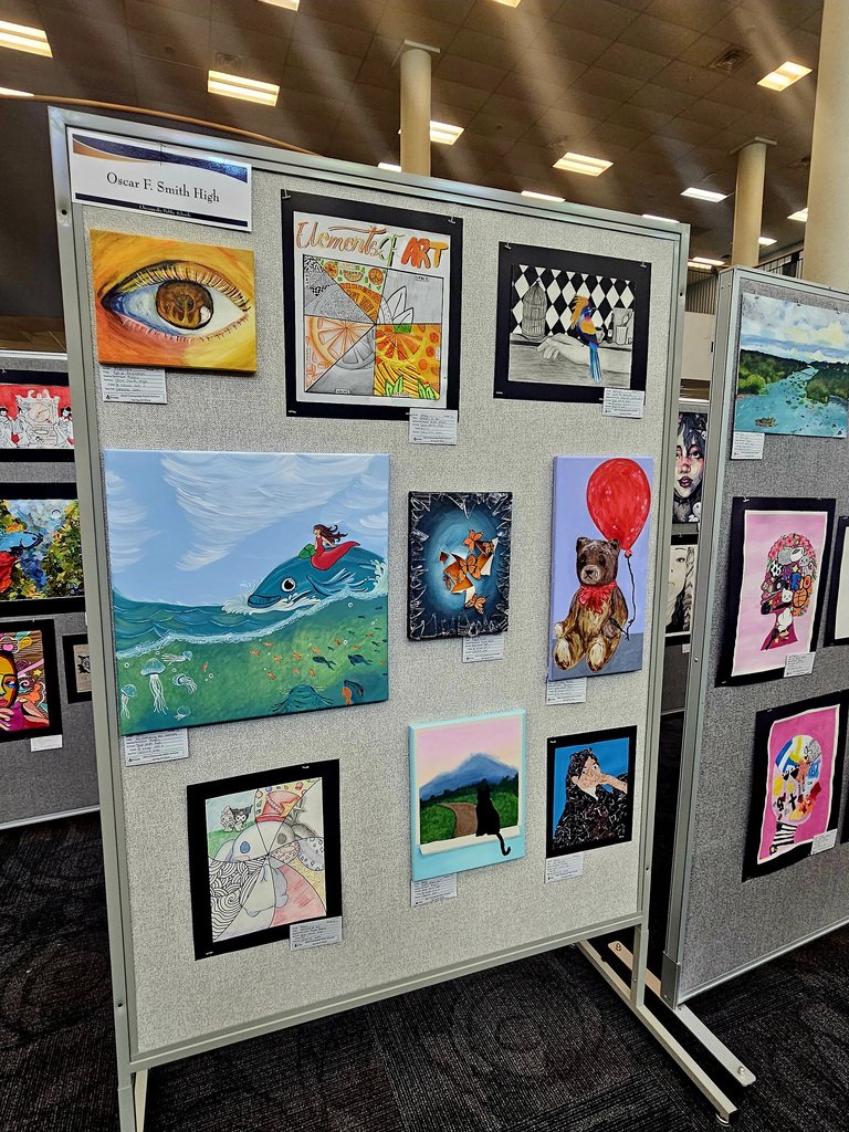 cpschoolsva's tweet photo. The Secondary Spring Art Show is on display at the Chesapeake Central Library through May 14, 2024! 🎨 Be sure to stop by and check out the stunning work from our middle and high school students! Special thanks to our art teachers for inspiring our artists! #CPSCelebrates https://t.co/4eyuSvQwI8