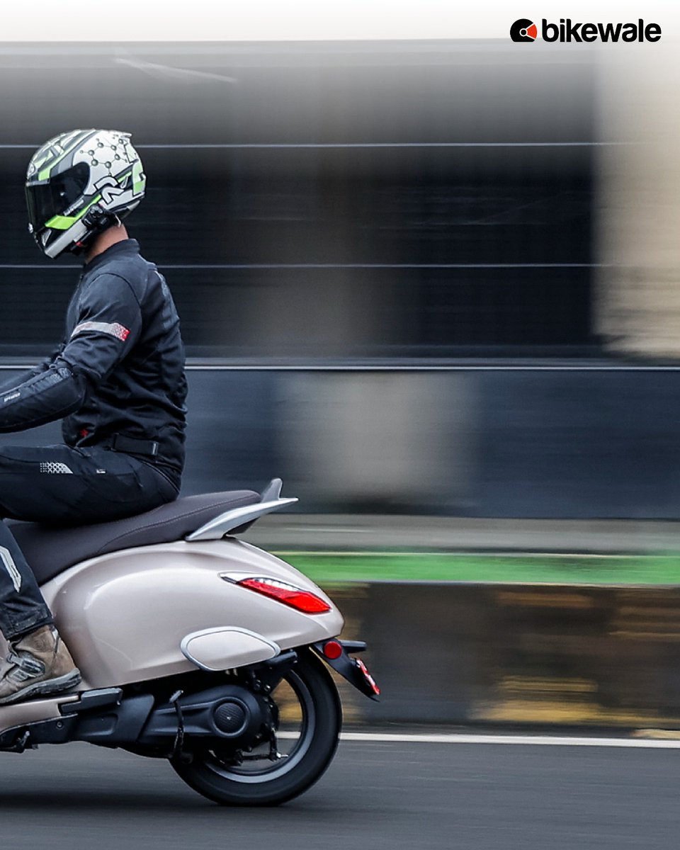 The #Chetak is #Bajaj’s first #electricscooter and is known for its attractive styling. The scooter is equipped with some latest features like a fancy-looking instrument cluster, LED lights, and even a reverse gear. Read more: bit.ly/4dvTXNI

#bwphotos