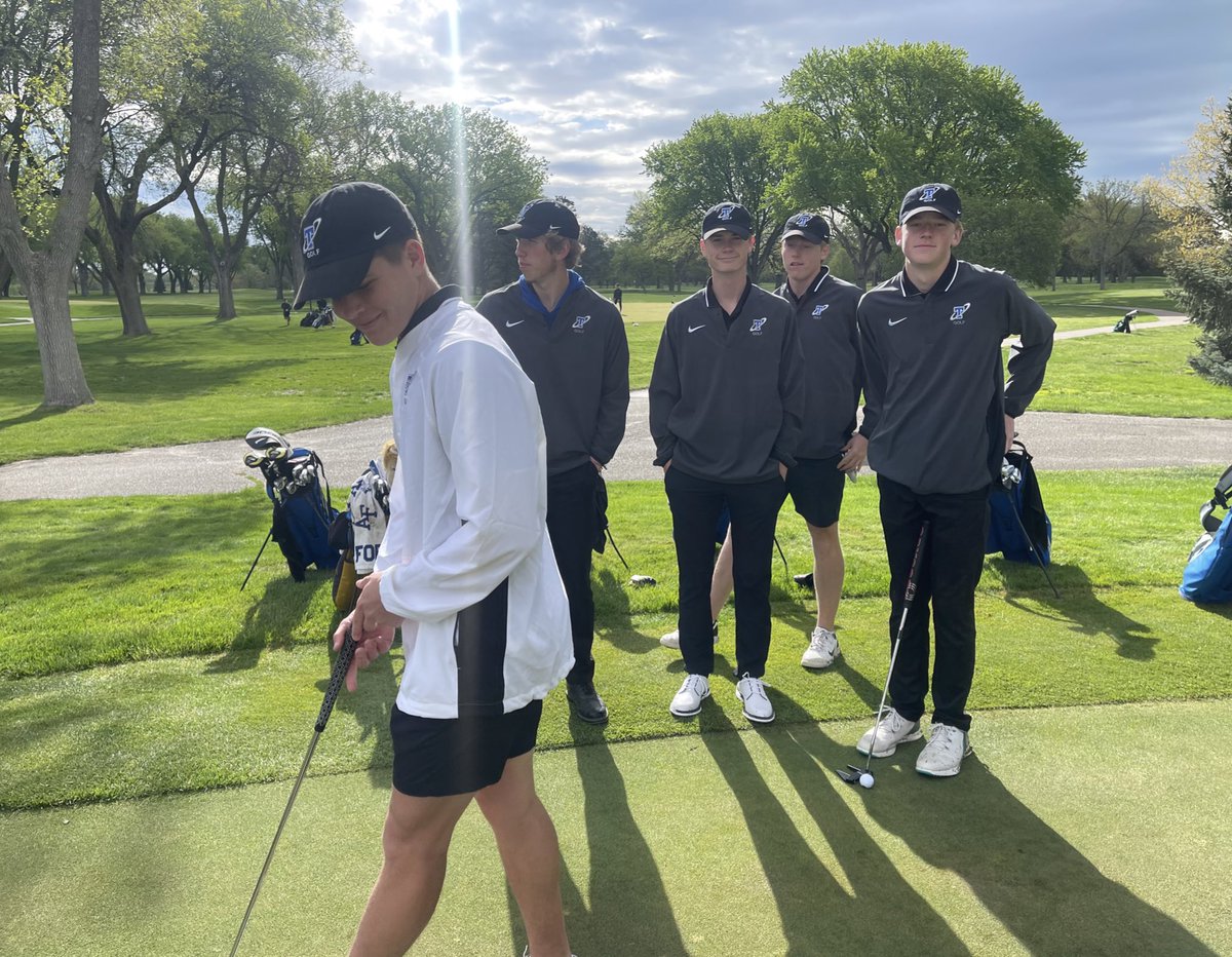 Titan Golf is finishing off the regular season today @NorfolkCClub for the Norfolk Invite. Great day to attack the course and set the tone for this team. Play well Titans!⛳️#Southside #BATTLE #OwnTheDay