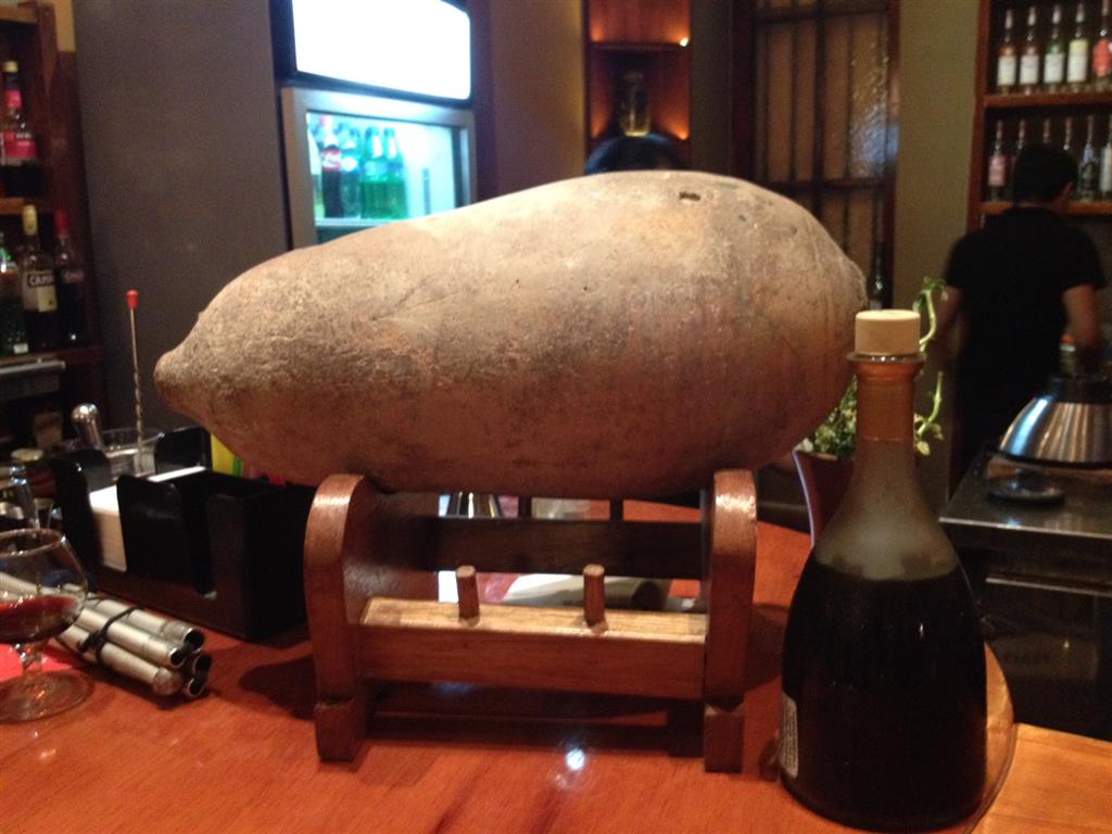 enelpaisdlpisco's tweet image. "I was in a supermarket buying Pisco when I heard someone behind me say, "Please give me a cheap Pisco! I have a gathering at my house." At that moment, I felt goosebumps on my skin. Cheap Pisco? Where can you find cheap Pisco? I imagined being..."
liviopastorino.com/en/en-el-pais-…
#pisco