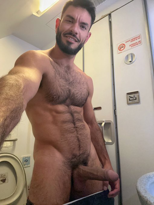 Hello Argentina , I&rsquo;m back 😈  https://t.co/btkp1iMmP4 https://t.co/Ut0lW8ltx9