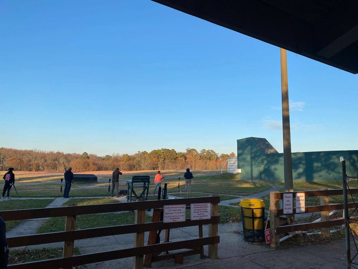 Listentothera96's tweet image. The sudden gunshot caught me a little off guard😂