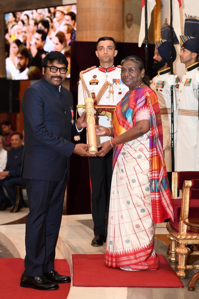 President Droupadi Murmu presents Padma Vibhushan in the field of Art to Shri Konidela Chiranjeevi. He is a popular actor who has touched the lives of people through his films and humanitarian services. Shri Chiranjeevi has served as a Member of Parliament and Union Minister. He…