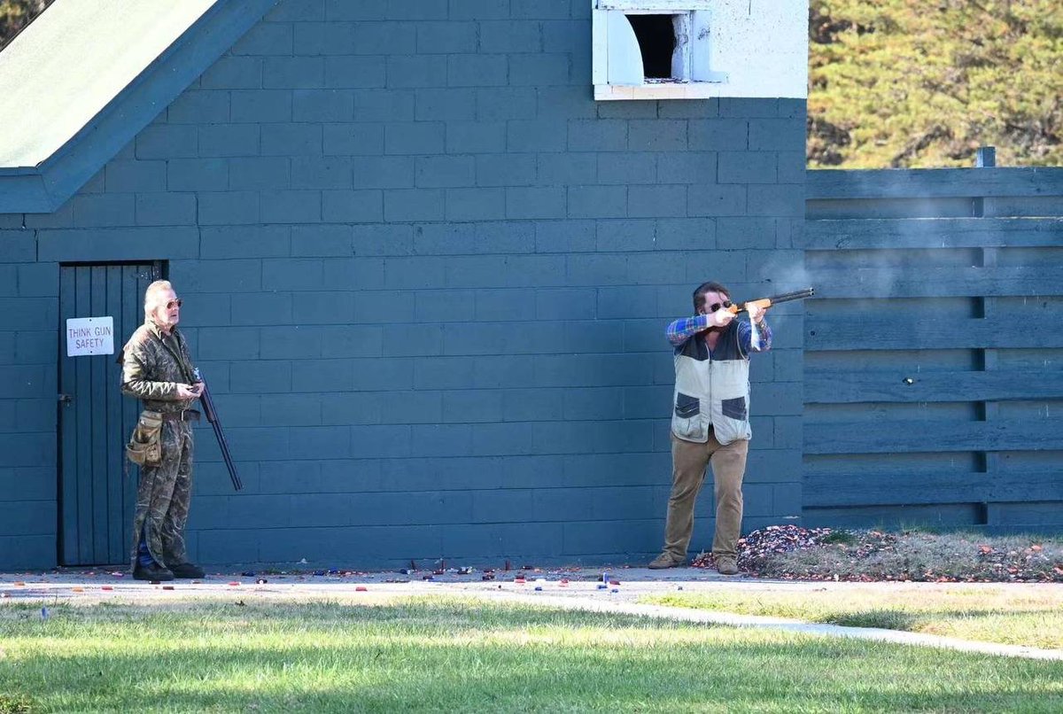 Listentothera96's tweet image. The sudden gunshot caught me a little off guard😂