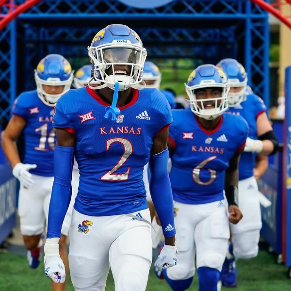 Blessed to receive an offer from @KU_Football ! @CoachLeipold @CoachTSamuel 🔵🔴 @bhoward_11 @RyanWrightRNG @chadsimmons_ @JeremyO_Johnson @RustyMansell_ @JJGarrett247 @WRHITLIST @misskyus2011 @jwindon35 @BrooksAustinBA @MattDeBary @jeffsentell @erikrichardsusa @adamgorney…