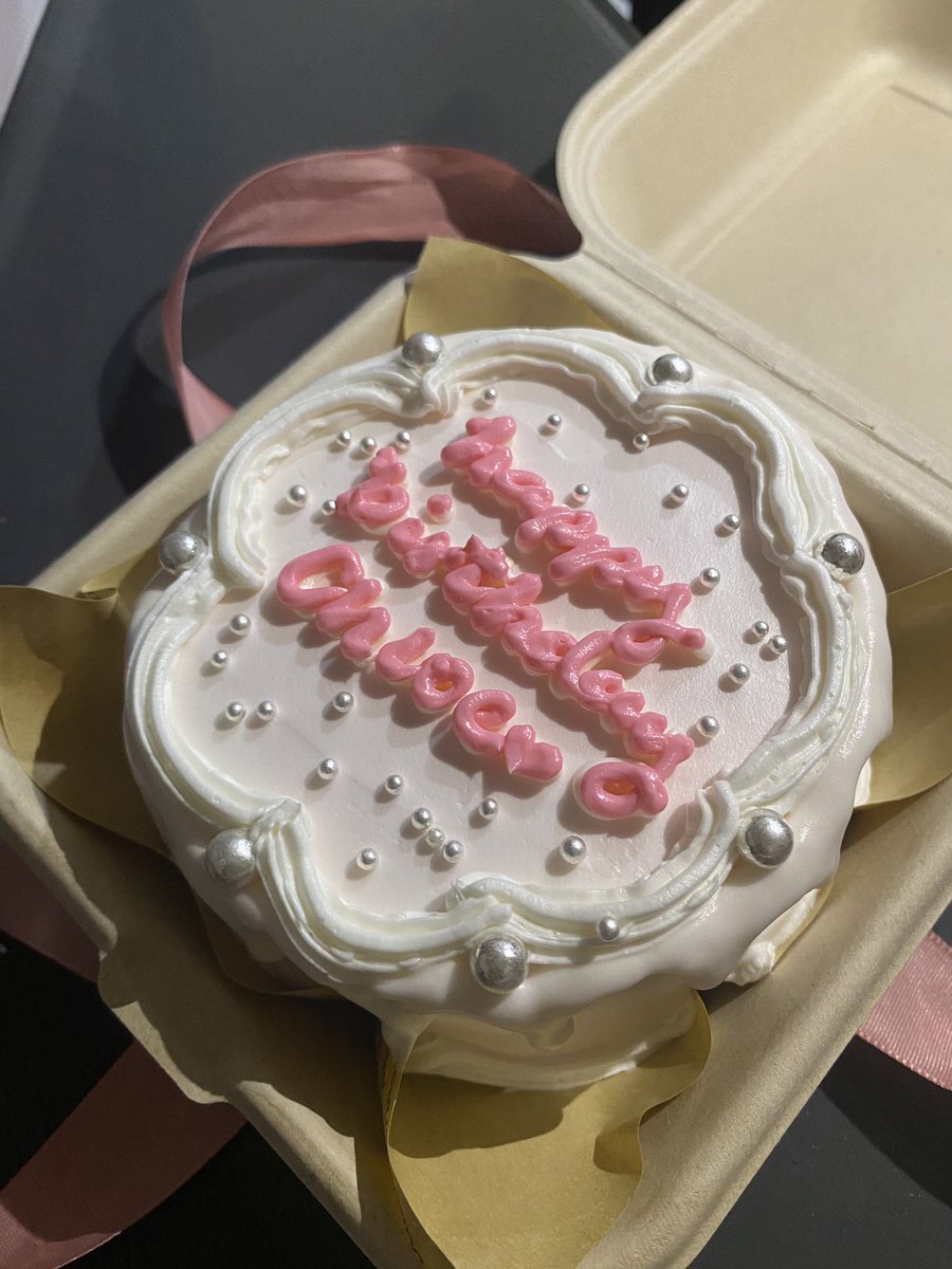 chi 𐙚 tweet media