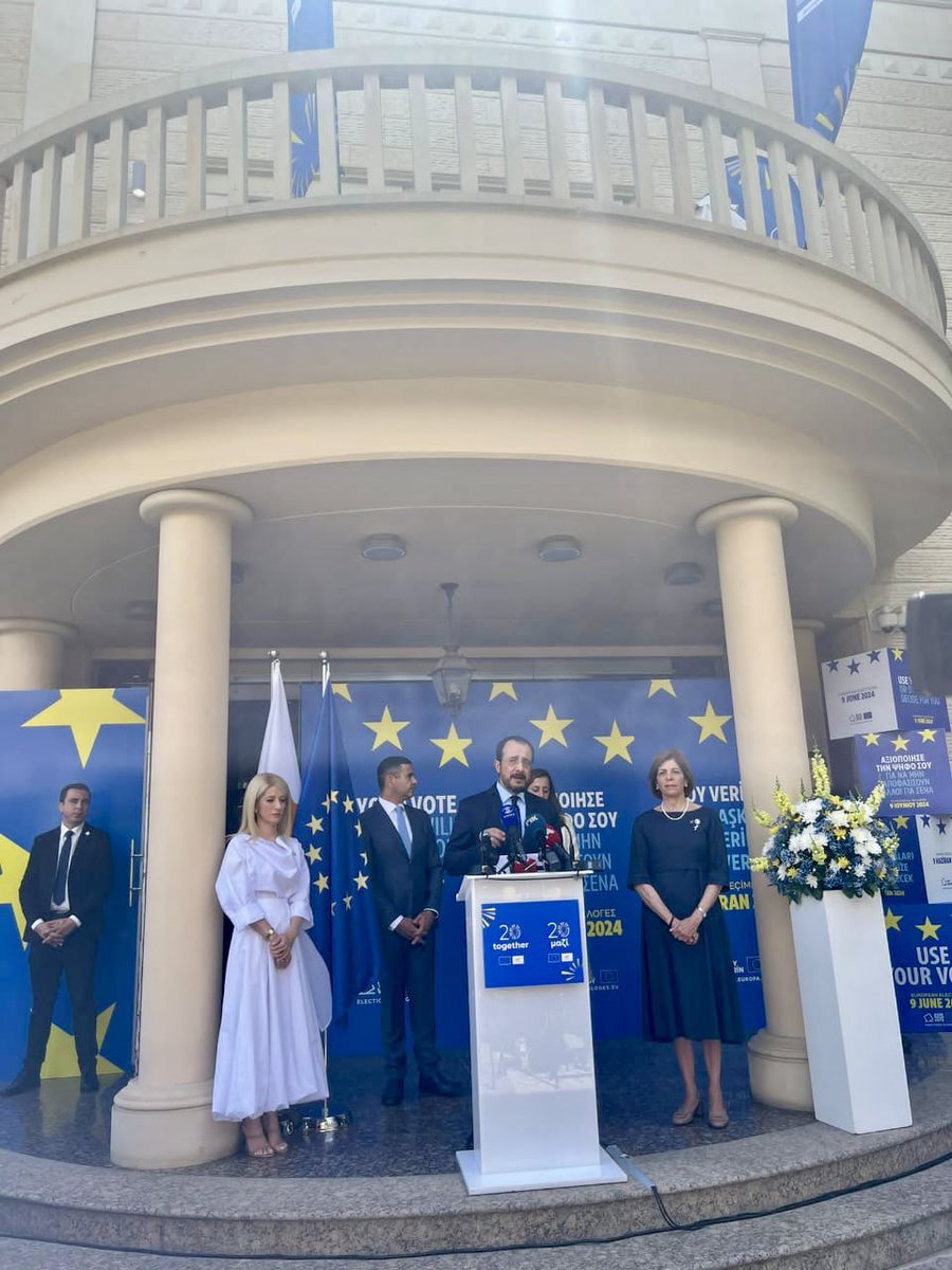 Glad to participate to the celebration of #EuropeDay and 20 years of the biggest enlargement of the #EU which marked the entry of 🇨🇾 in the 🇪🇺family with @Christodulides, @AnnitaDemetriou and @SKyriakidesEU. A stronger, ambitious and creative #Europe has never been so needed.
