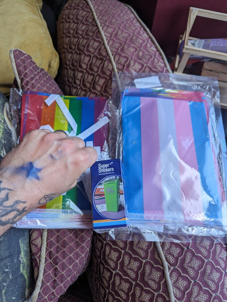 The bunting has arrived! You'd better believe we're gonna make The Moon Cardiff the queerest it's ever been! 🏳️‍⚧️🎉🌈 Big Queer Fundraiser Date: Wed, May 15 • 19:00 BST Location: 3 Womanby Street, Cardiff, CF10 1BR eventbrite.com/e/big-queer-fu…