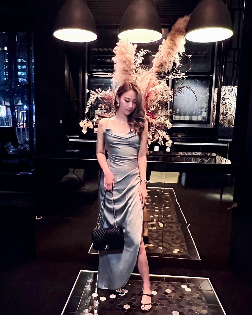 Everyone longs for happiness, because happiness is always ahead, so the heart is always on the road.