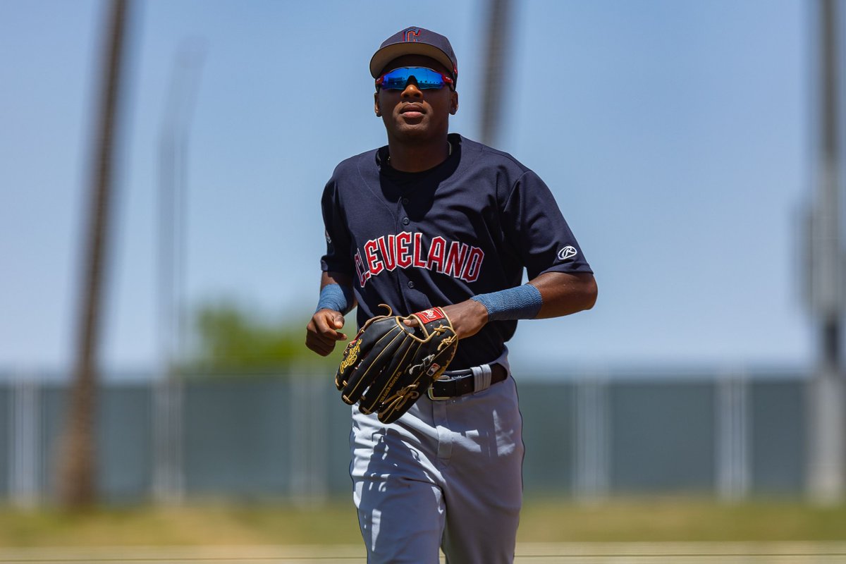 A player with the last name Chourio *quickly* jumping up the prospect rankings ... where have we heard that before 🤔😏 Jaison Chourio jumps into the TOP THREE prospects in @CleGuardians farm system The younger Chourio certainly has our attention. baseballamerica.com/stories/25-ris…
