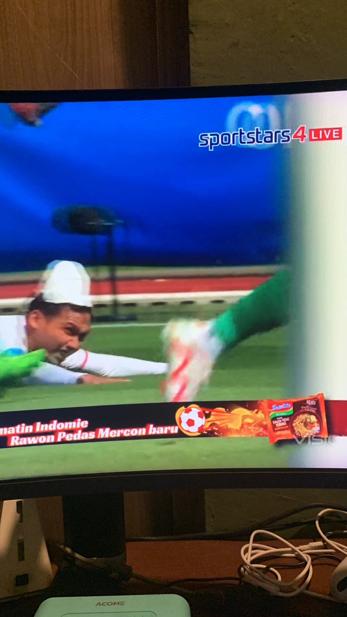 unmagnetism's tweet image. pemain seimut ini berkelahi dengan titan😭😭😭