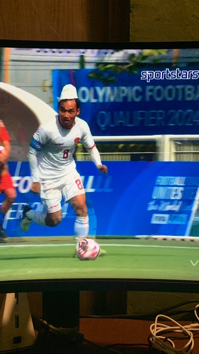 unmagnetism's tweet image. pemain seimut ini berkelahi dengan titan😭😭😭