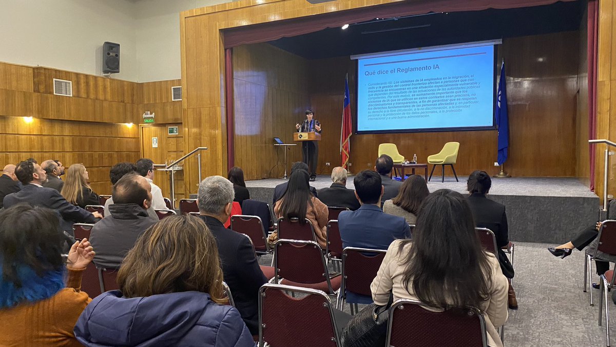 La doctora Gloria González Fuster (@FusterGloria) dicta ahora la conferencia inaugural del I Congreso Chileno de Derecho y Tecnología sobre IA y Derechos Fundamentales. Conéctate aquí youtube.com/live/fLwG2IVhB… Vía @estadodiariocom