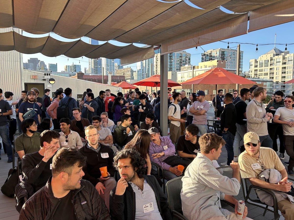 We hosted 100+ builders last night w/ @CloudflareDev! Engineers from @github @Zoom & Cloudflare gave 3 incredible talks. Here's what they shared ↓⚡️