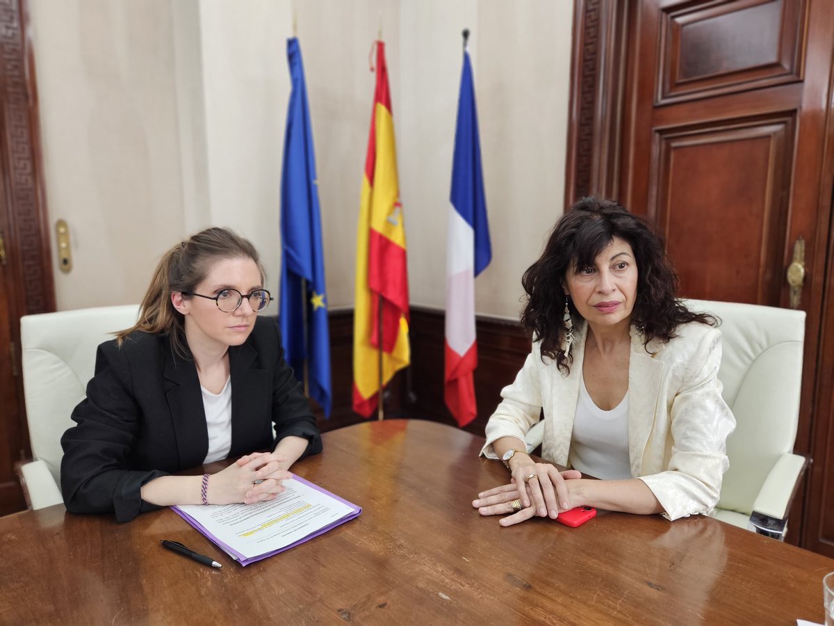 🔴La ministra de Igualdad, @_anaredondo_, mantiene una reunión bilateral con su homóloga francesa, @auroreberge, para reforzar las relaciones en materia de igualdad. ℹ️ igualdad.gob.es/comunicacion/n…