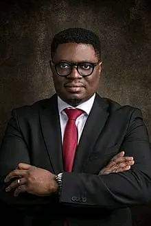 YvesBuya1's tweet photo. #RDC: "La modification de la constitution que propose le Président Tshisekedi vise 2 choses:"👇

⁃Enlever aux congolais leur droit de se choisir un Président aux suffrages universels directs 

⁃Faire sauter le verrou de limitation des mandats du Président de la République, pour devenir Président à vie

"C’est une façon de légaliser la dictature et je ne comprends pas, comment certaines personnes qui se disent intelligentes peuvent défendre une démarche qui supprime le suffrage universel dans le choix du Président de la République, dans un pays qui n’a connu que des hommes forts et non des institutions fortes depuis son indépendance!"

Daniel Shekomba