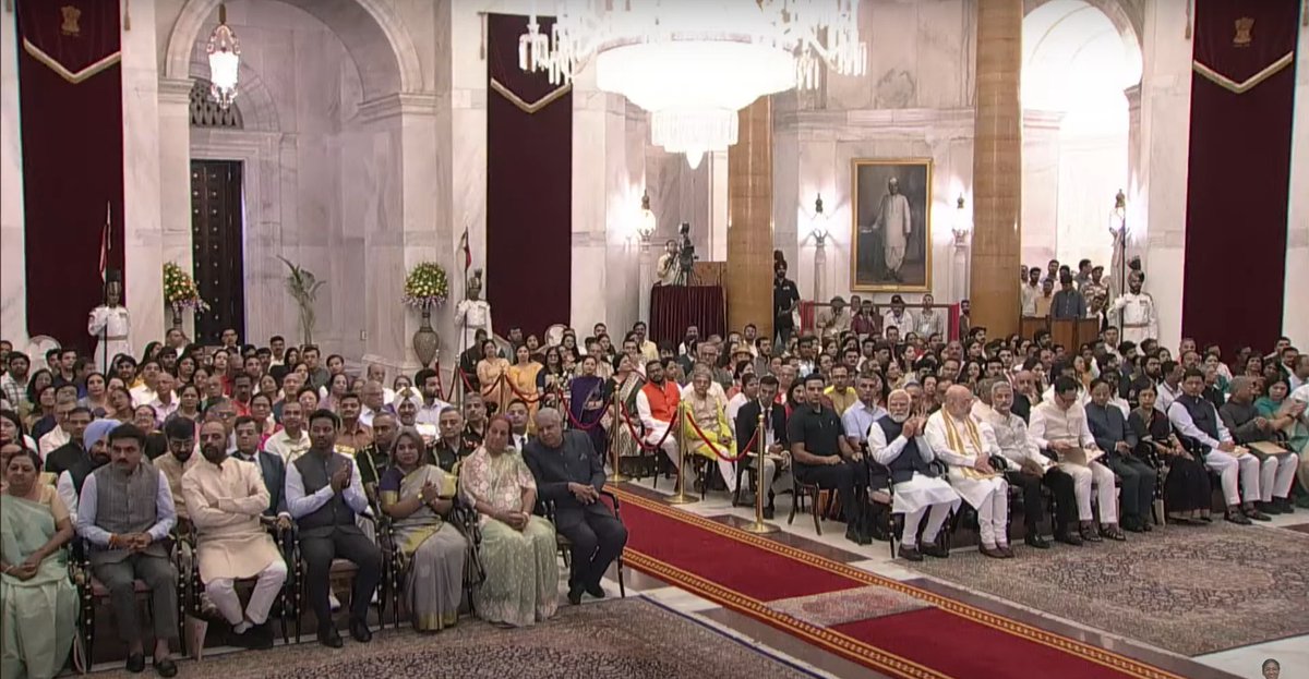 Attended the Padma Awards ceremony at Rashtrapati Bhavan this evening. Congratulations to those who have been conferred the Padma Awards by Her Excellency Smt Droupadi Murmu Ji. @rashtrapatibhvn #PeoplesPadma2024