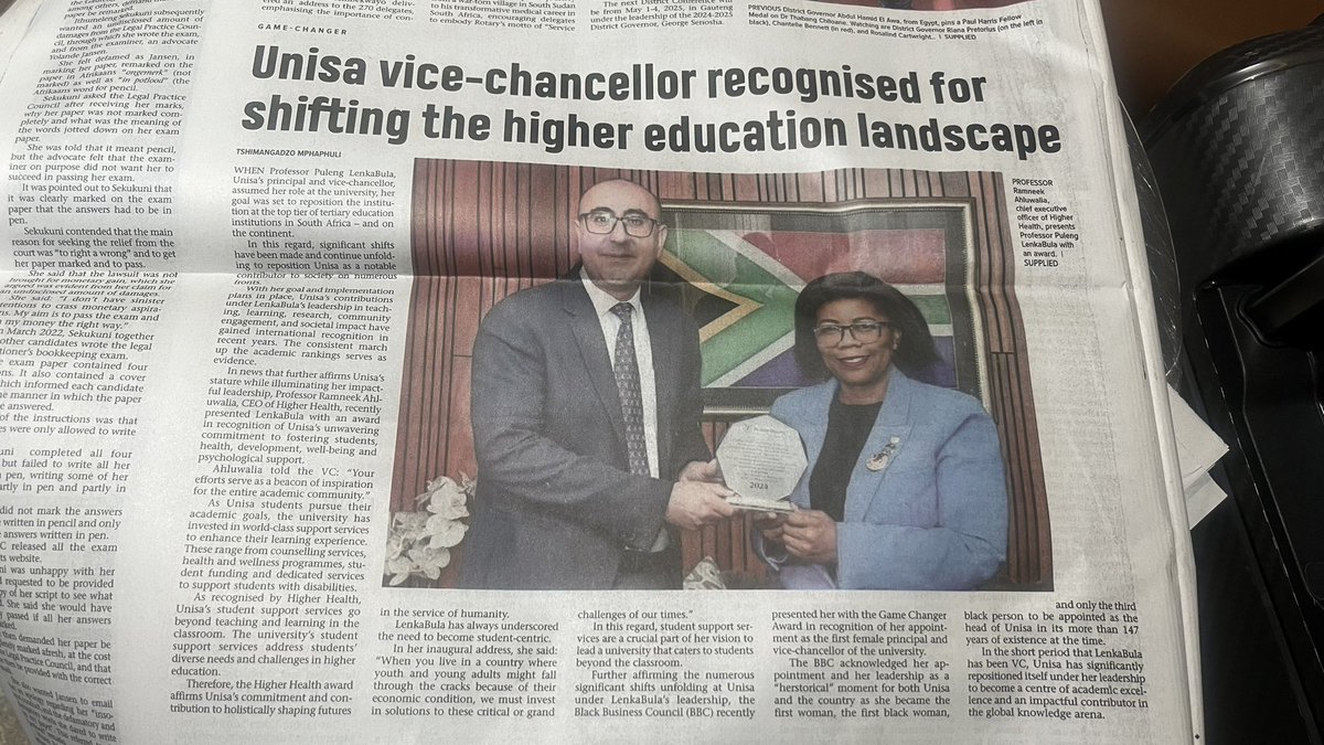 Congratulations to the phenomenal Prof @LenkaBula VC of UNISA for her recognition by Higher Health for impactful leadership, hot on the heels of her Game Changer Award from the Black Business Council.