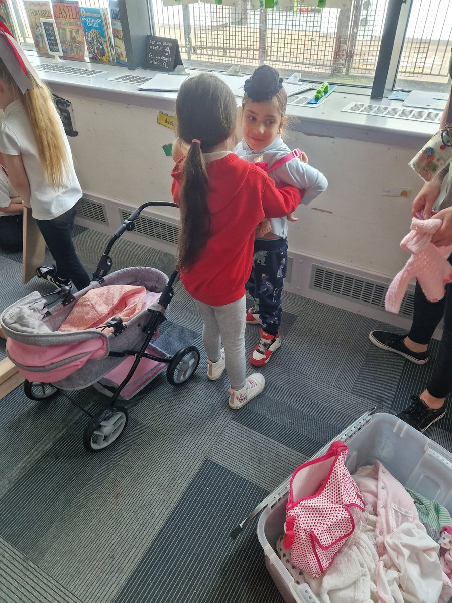 Mrs LowP1b tweet media