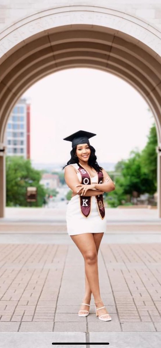Congratulations to former Buff tennis star Cydney Vaughn who graduates today from Texas State University with a Bachelors degree in social work! So proud of you Cydney! @SamuelClemensHS @scbuffalostrong