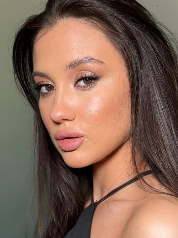 I will choose the perfect look for you, taking into account your wishes and facial features.