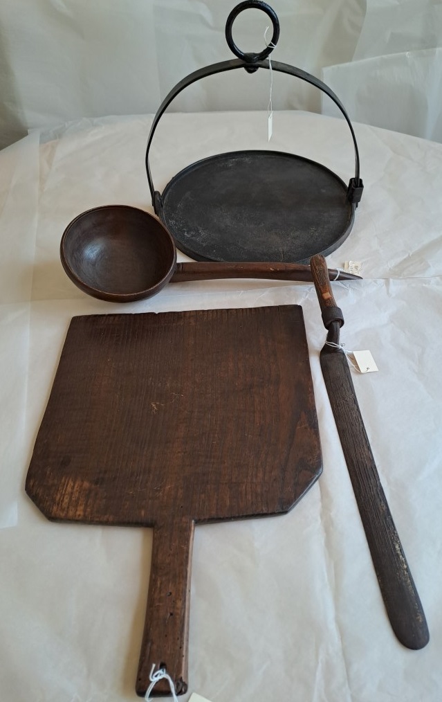 Behind the scenes, our collections curators are auditing our collection. Last week they were focussing on kitchen-ware. They came across a box of kitchen equipment used to make a particular Yorkshire food. Can you guess what from the photo of the objects? #Yorkshirefood