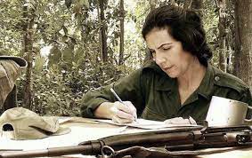 #Cuba🇨🇺 Los cubanos recordamos a Celia siempre viva, porque en ella cobró carne la gracia inigualable de la mujer cubana, la frescura proletaria y campesina de los trabajadores, la alegría vital de nuestros niños, la firmeza y el valor de nuestros combatientes #TenemosMemoria