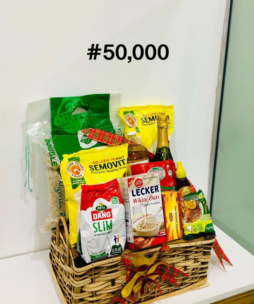 I have this for sale, tag someone to buy for you. Who knows you might be lucky 🤸‍♀️ CONTENTS: 5kg rice 3kg semolina Cooking oil Fruit wine Oats Dano slim milk Ayoola poundo Honey Know seasoning cube Lipton tea Reusable basket Location: Lagos