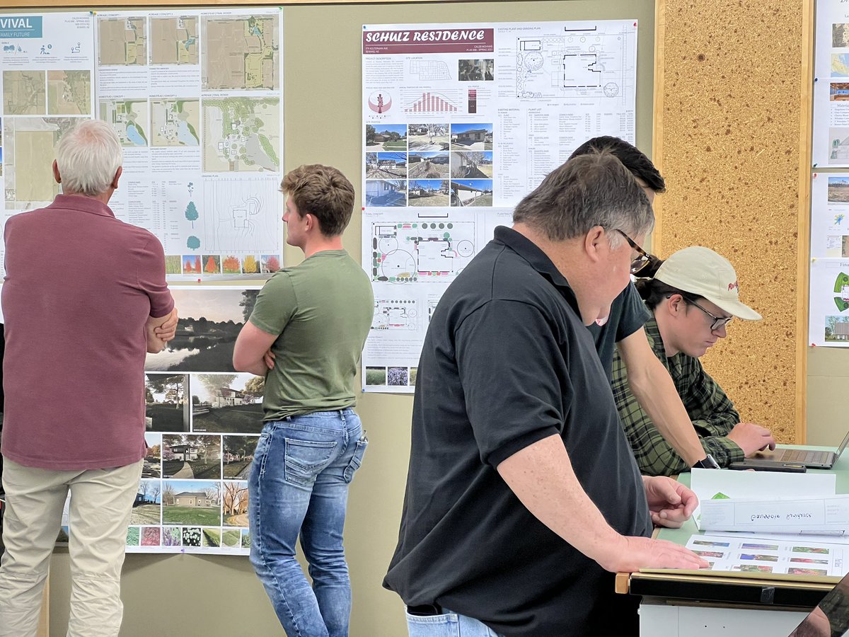 byf_kim's tweet image. #students are great! And presenting to clients and professionals in #ecological #landscape #design. @UNL_IANR @UNL_CASNR @unlagrohort