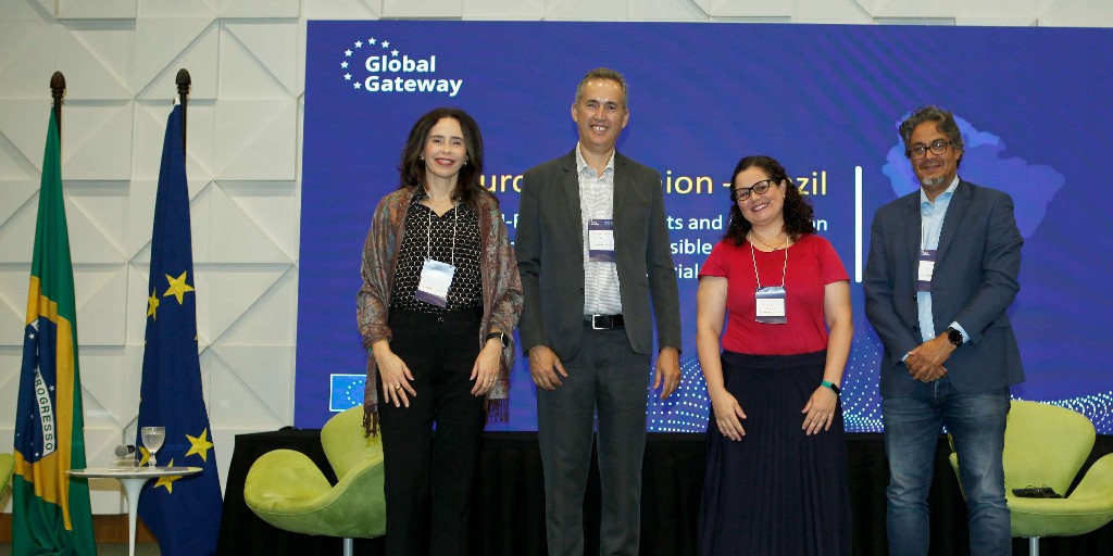 No mês passado @AnaBussacos foi moderadora do painel  sobre a pesquisa e desenvolvimento brasileiros na área do EU-Brazil Seminar on Critical Raw Material value chain. O evento reuniu autoridades brasileiras e europeias no contexto do #GlobalGateway. #TBT