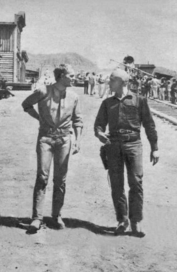 Steve McQueen and Yul Brynner on the set of 1960's THE MAGNIFICENT SEVEN. Steve did everything he could to take attention of Yul and put it on himself, leading to some heated moments on set #SteveMcQueen