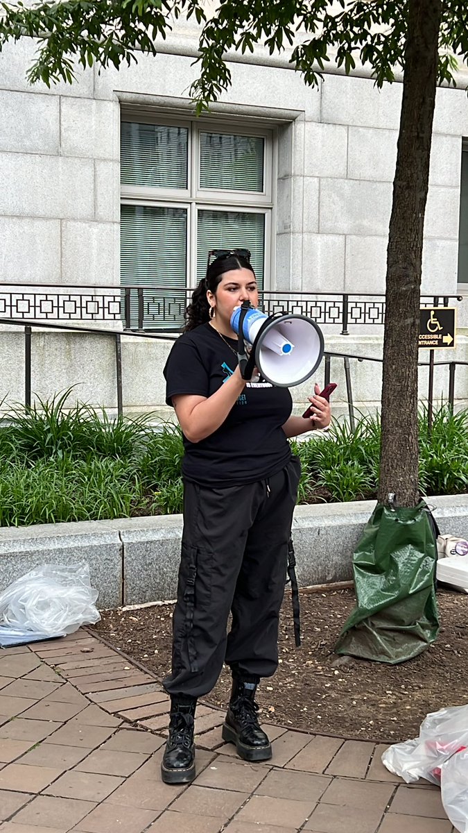 Sophia Bos-Shadi tells it: the mayor prioritizes wealth of her buddies over the wellness and health of the most marginalized in DC. She’s criminalizing those suffering without stable, safe, affordable housing #SafetyIs investing in community! #SafetyIs housing! #stopTheCuts