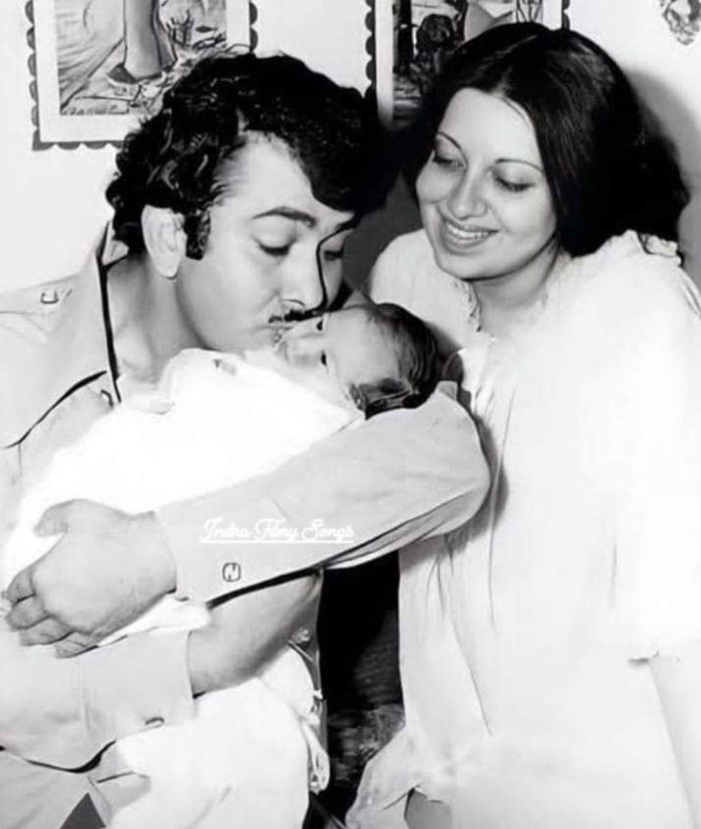 Randhir Kapoor with wife Babita Kapoor and little Kareena Kapoor.