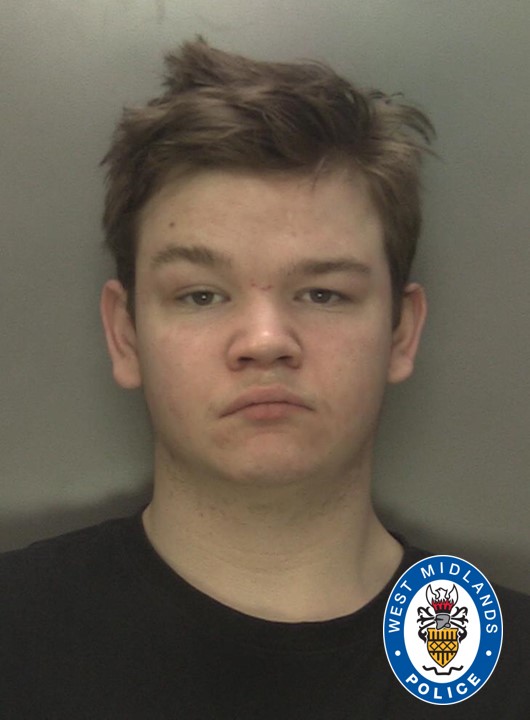 #WANTED | Have you seen Kieran Walker? The 24-year-old from #Birmingham is wanted for failing to comply with an order. If you see Kieran ring 999 immediately quoting crime reference number 20/208721/24.