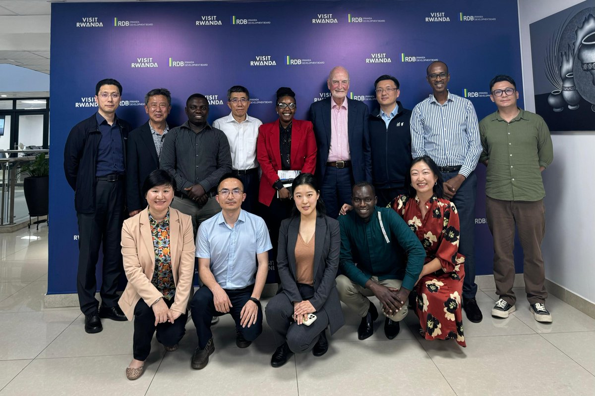 This week, RDB welcomed scholars from Tsinghua University in China for discussions on Rwanda's transformation journey and RDB's role in private sector-led economic development.
